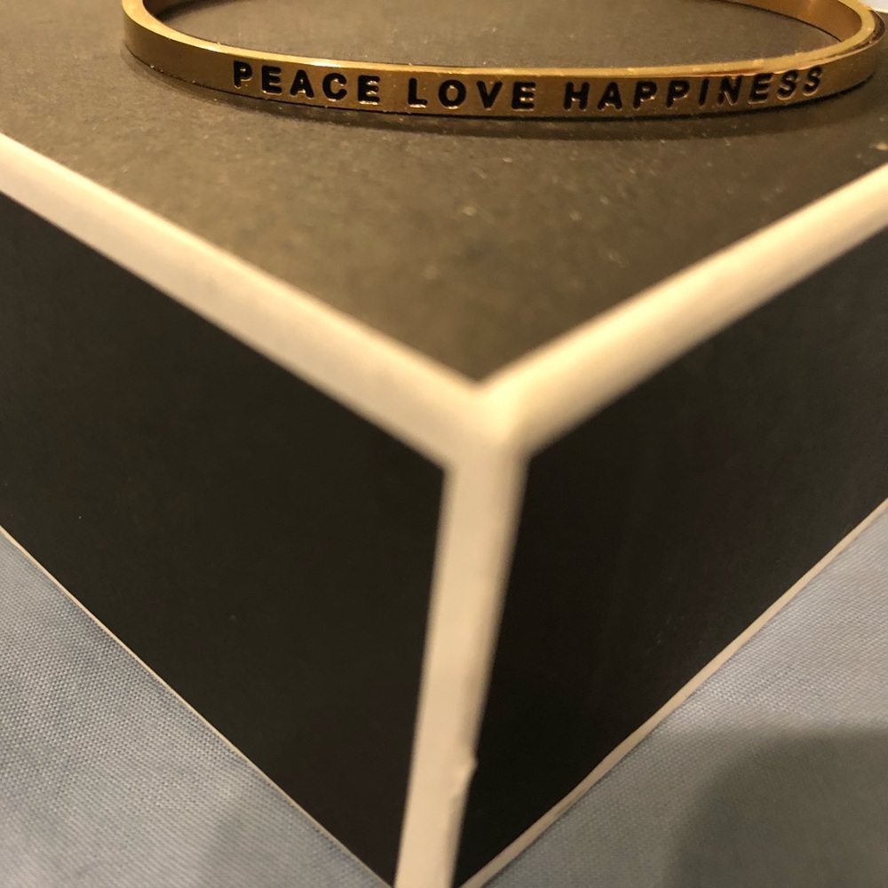 Mantra thin cuff Peace Love Happiness